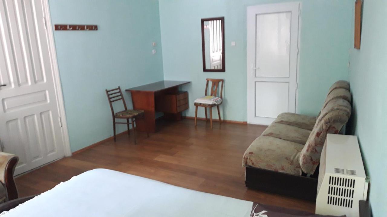 Pospolita Guest House Kutaiszi Kültér fotó